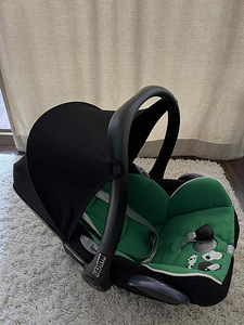 Автомобильное кресло Maxi Cosi (1 фото из 3)