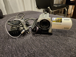 Videokaamera SONY DCR-SR32 30GB HDD (1 foto / 4)