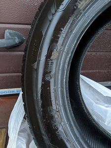 Barum Bravuris 5HM 215/60 R16 шины 6mm (4 фото из 4)
