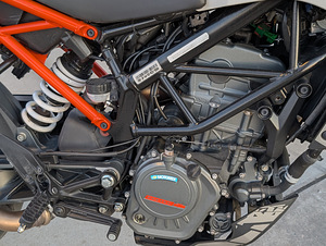 KTM 125 Duke 11kW (5 foto / 10)