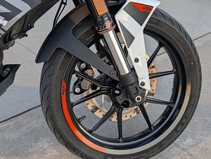 KTM 125 Duke 11kW (9 foto / 10)