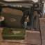 Старинная швейная машина Singer с ножным приводом (фото #2)