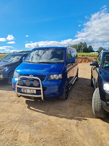 VW t5 Caravelle (1 foto / 10)