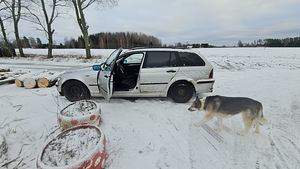 BMW 318td (1 foto / 4)