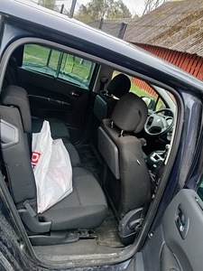 Peugeot 5008 (5 foto / 10)
