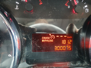 Peugeot 5008 (9 foto / 10)