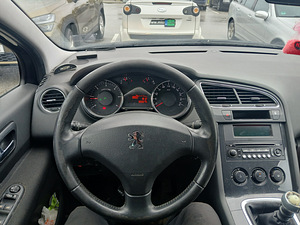 Peugeot 5008 (10 foto / 10)