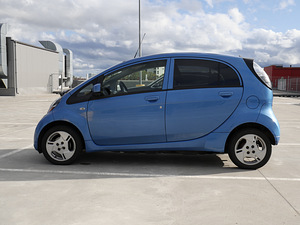 Mitsubishi i-MiEV (6 foto / 13)