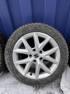 Шипованные шины на дисках 205/55 R16