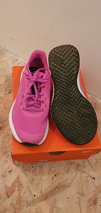 Nike tossud EUR 36 (2 foto / 3)