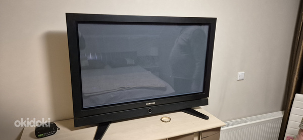 Samsung 42" + Pult