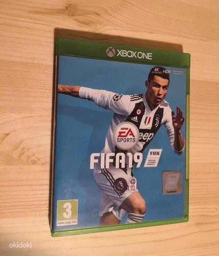 FIFA 19 (Xbox One) (foto #1)