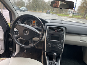 MERCEDES-BENZ B 200 CDI (3 foto / 4)