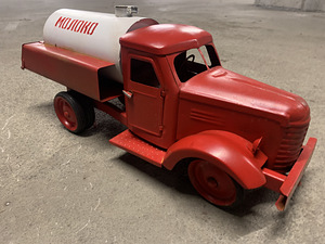 Оловянная игрушечная машинка (1 фото из 7)