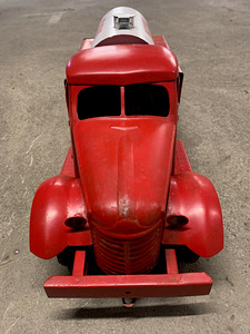 Оловянная игрушечная машинка (7 фото из 7)