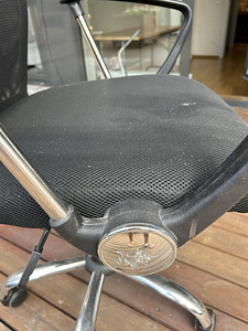 Kirjutuslaud + kontoritool + sahtlikapp sahtliboks (2 foto / 7)