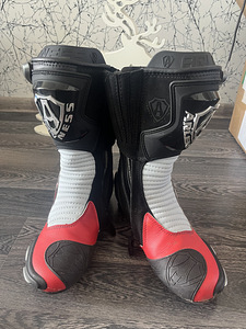 Moto saapad