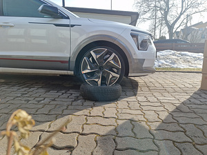 Kia valuveljed 17" uued (2 foto / 4)