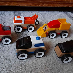 Ikea Parkimismaja mäega + 5 autod (3 foto / 3)