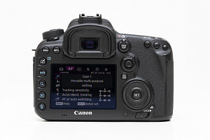 Peegelkaamera Canon EOS 7D Mark II (3 foto / 9)