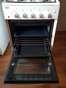 Gaasipliit elektriahjuga Zanussi ZCC 5050 (4 foto / 6)