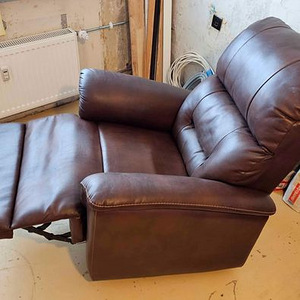 Kiikuv/pöörlev tugitool jalatoemehhanismiga (4 foto / 9)