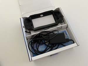PS Vita PCH-1000 (4 foto / 4)