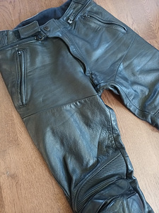 Dainese motopüksid S (5 foto / 5)