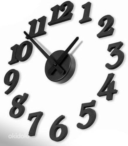 Настенные часы с большими цифрами (фото #1)