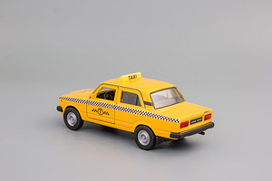 Модель автомобиля Lada VAZ 2107 такси (2 фото из 2)