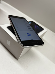 iPhone SE 2020 Valge 128Gb (3 foto / 4)