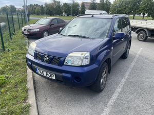 Nissan X-Trail (2 foto / 4)