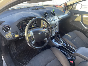Ford Mondeo (4 фото из 5)