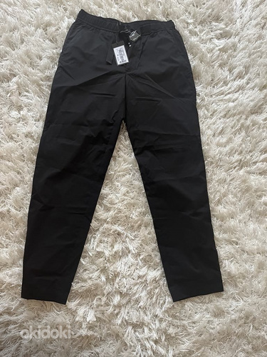 EA7 Emporio Armani vabaaja püksid.Suurus S