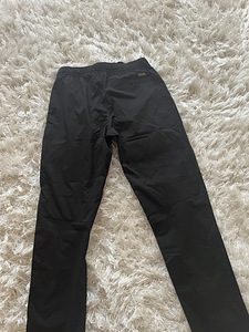 EA7 Emporio Armani vabaaja püksid.Suurus S (3 foto / 3)