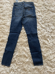 Джинсы Guess (3 фото из 3)