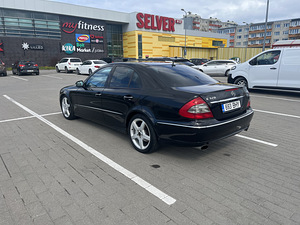 Mercedes-Benz E 320 Avangarde 3.0 V6 165kW (7 foto / 14)
