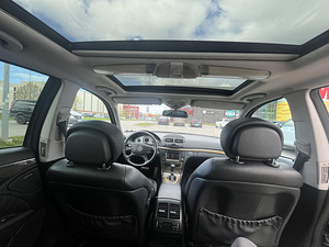 Mercedes-Benz E 320 Avangarde 3.0 V6 165kW (14 foto / 14)