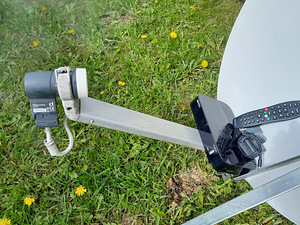 Satelliitantenn ja tuuner (1 foto / 2)
