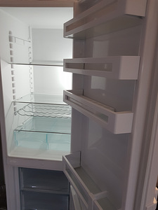 Холодильник Liebherr (181 см)