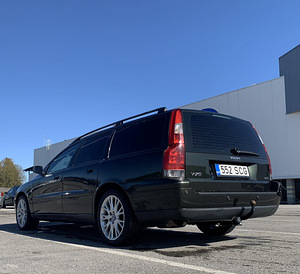 Volvo V70 (8 foto / 11)