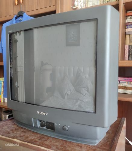 Продается олдскульный цветной телевизор Sony (фото #1)