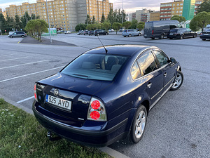 Volkswagen Passat (4 foto / 6)