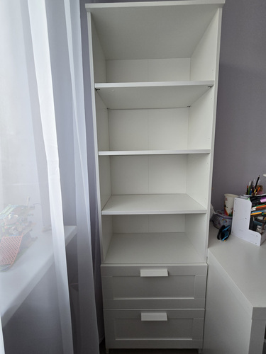 Müüa valge IKEA BRIMNES riiul (60x35x190 cm) 2 sahtliga.
