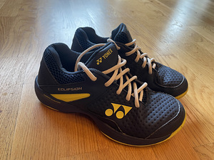 Yonex Laste tennise jalatsid 36 (1 foto / 3)