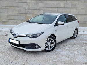 Autorent TOYOTA AURIS HÜBRIID (automaat käigukastiga) 2015