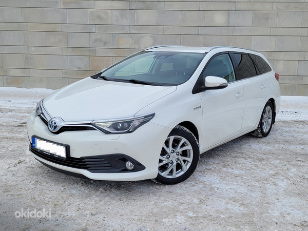 AUTORENT - TOYOTA AURIS Hübrid, automaat
