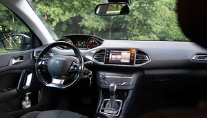 Autorent Peugeot 308 diisel, automaat, universaal (6 foto / 7)