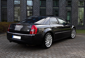 AUTORENT CHRYSLER 300c (Sedan/ Universal) 3.0 DISEL AUTOMAAT (6 foto / 6)