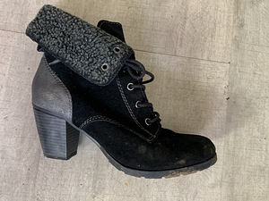 Кожаные сапоги Tamaris 40.5-41
